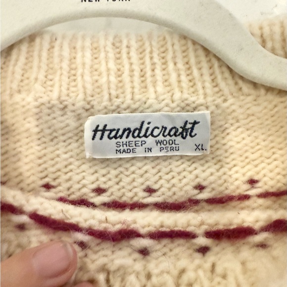 Handicraft Sheep Wool Made in Peru Colorful Patterned Sweater XL - Picture 6 of 6